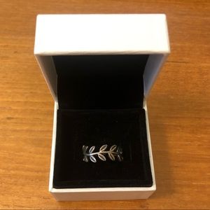 Pandora Olive leaf ring